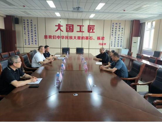 中国工程院院士、中国3D打印行业鼻祖卢秉恒院士团队核心成员李虎城教授与我院共建“薪火工坊”